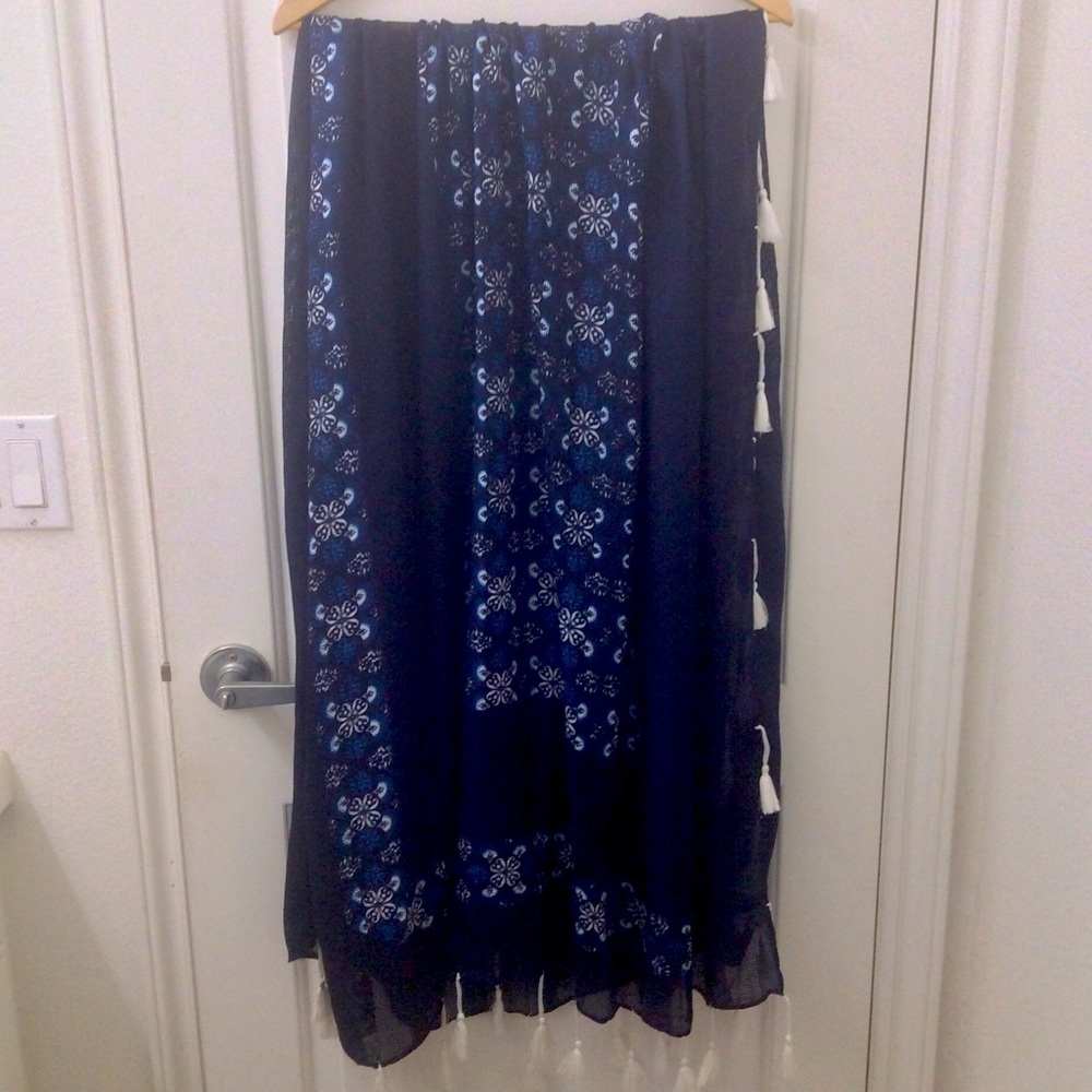 NWT 🍍🌺 Soft Scarf, Beach Sarong Wrap, or Shawl